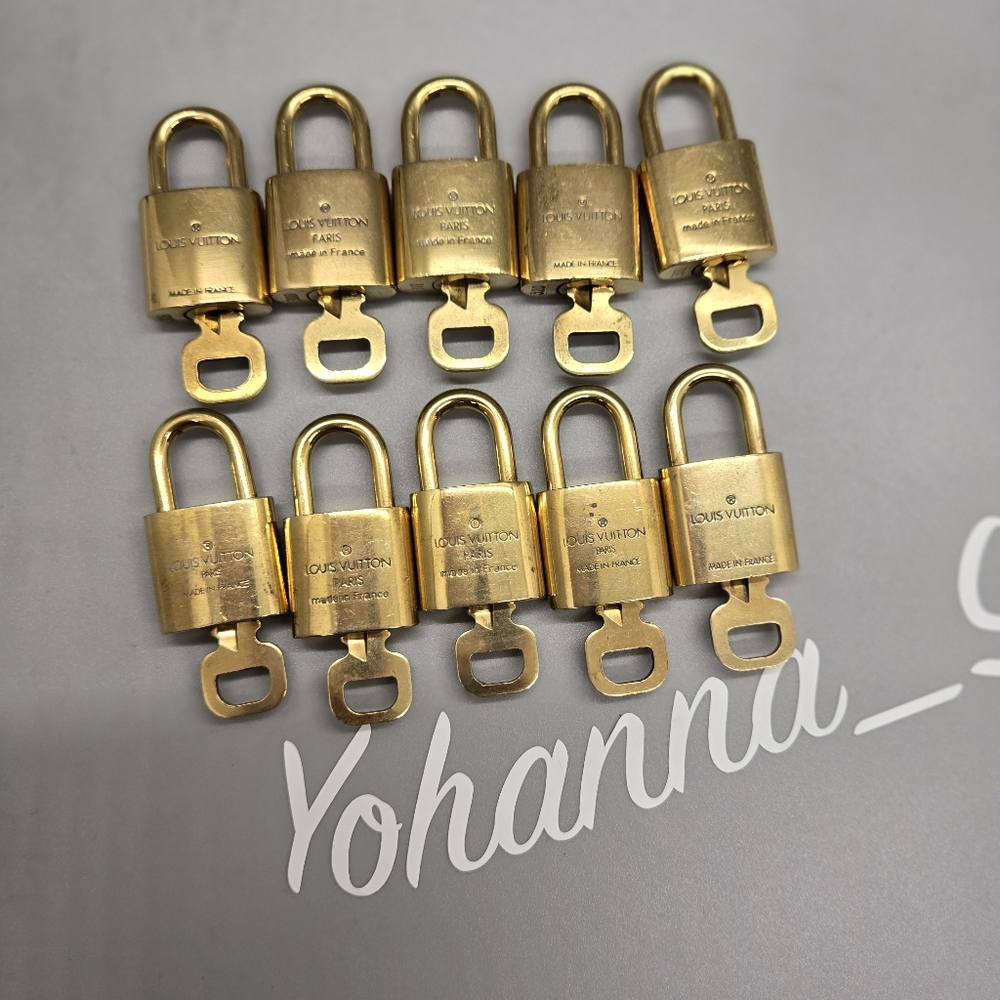SOLD! PICK ONE: EUC Louis Vuitton 300s lock and keys brass - Picture 3 of 6